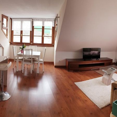 Atico Cine Colon Apartment Ribadeo Bagian luar foto