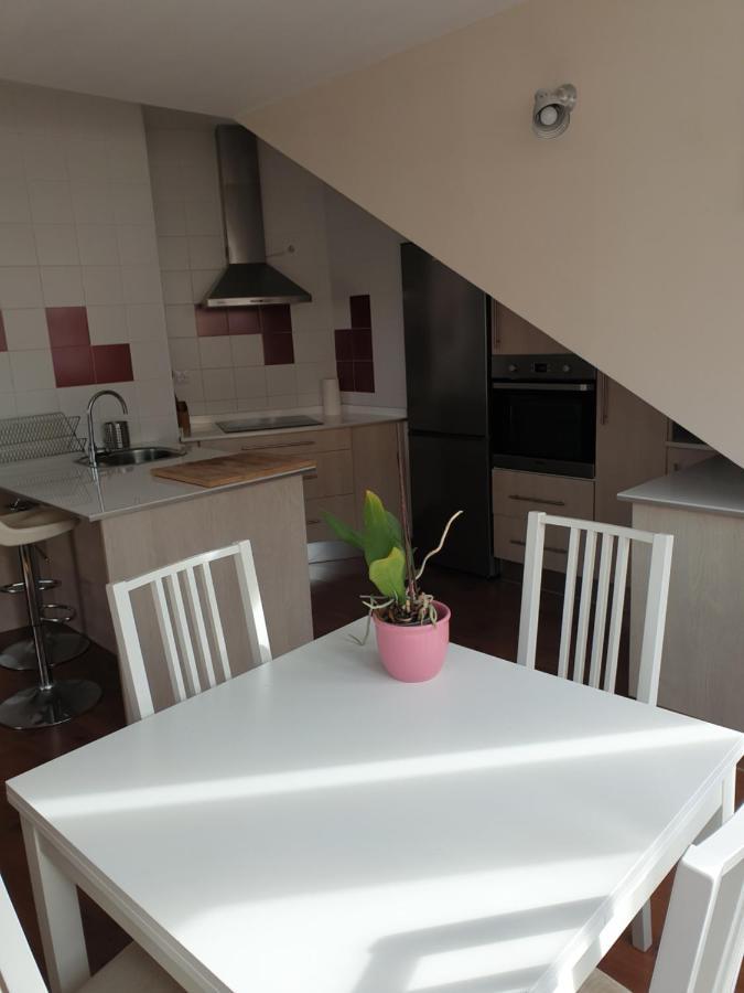 Atico Cine Colon Apartment Ribadeo Bagian luar foto