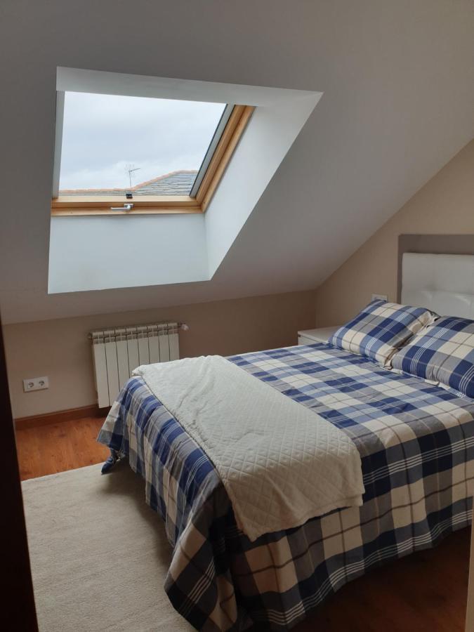 Atico Cine Colon Apartment Ribadeo Bagian luar foto