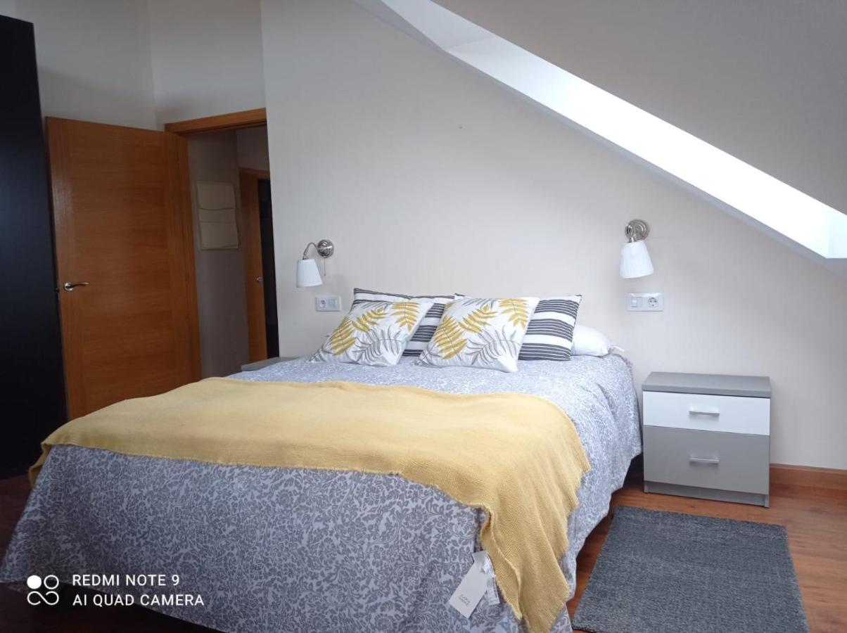 Atico Cine Colon Apartment Ribadeo Bagian luar foto
