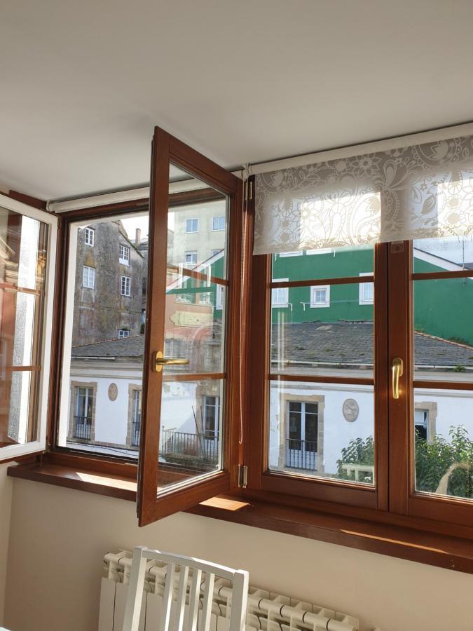 Atico Cine Colon Apartment Ribadeo Bagian luar foto
