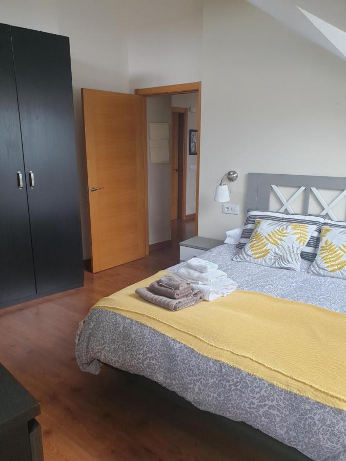 Atico Cine Colon Apartment Ribadeo Bagian luar foto
