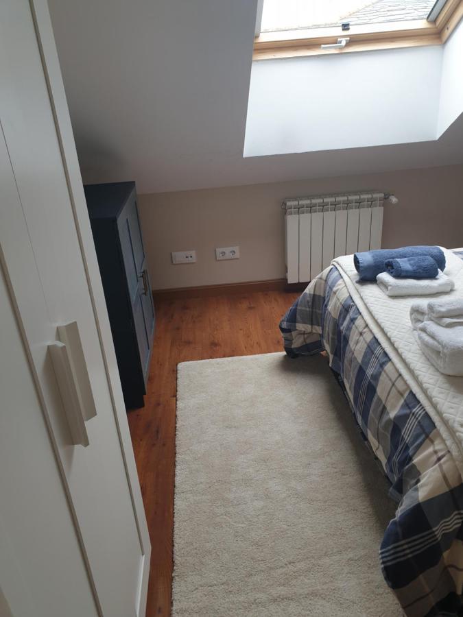 Atico Cine Colon Apartment Ribadeo Bagian luar foto