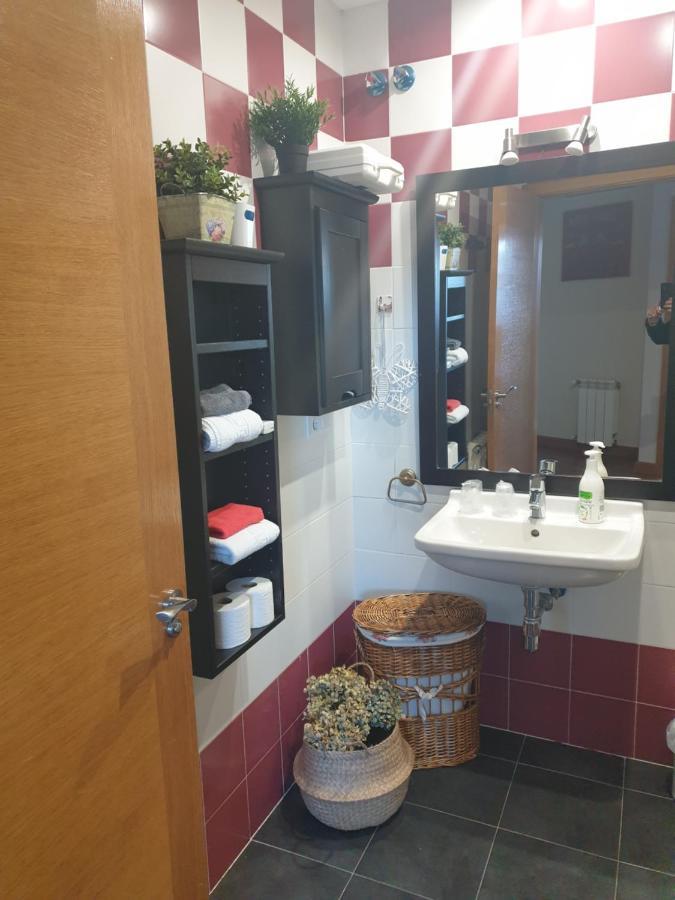 Atico Cine Colon Apartment Ribadeo Bagian luar foto