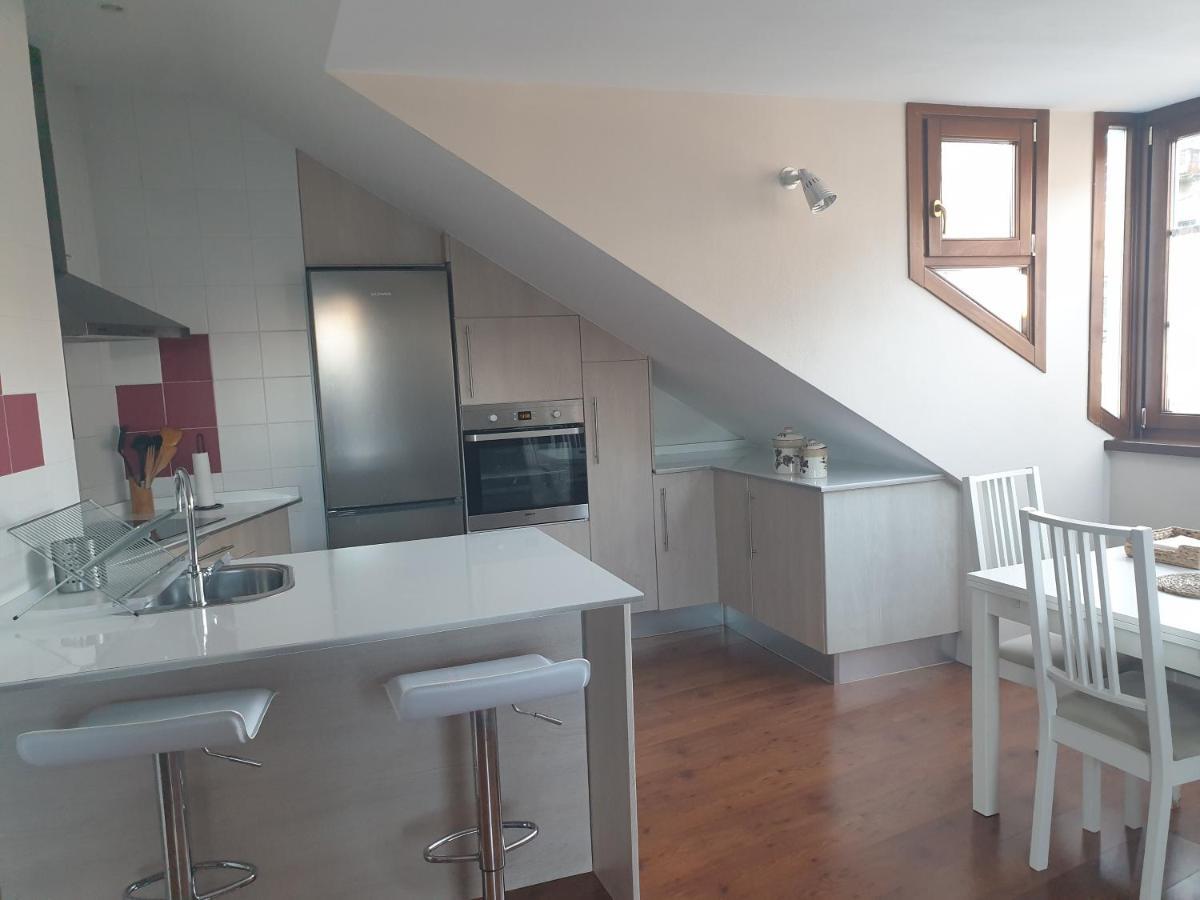 Atico Cine Colon Apartment Ribadeo Bagian luar foto